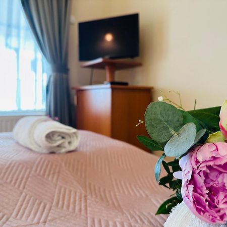 Cozy Garden Apartman Apartment Gyula Exterior photo